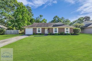 40 Whippoorwill Lane East, Richmond Hill, GA 31324