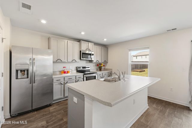624 Avington Lane NE, Leland, NC 28451