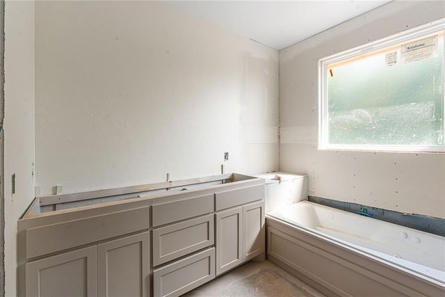 2136 N Everest Avenue, Oklahoma City, OK 73111