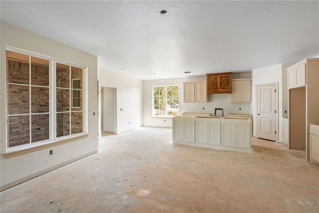 2136 N Everest Avenue, Oklahoma City, OK 73111