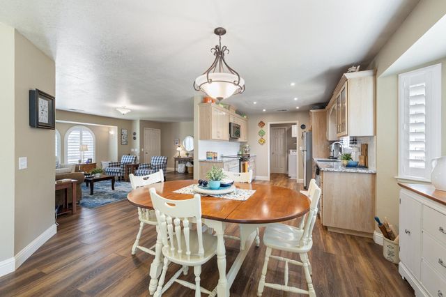 6873 Rodeo Drive, Sanger, CA 93657