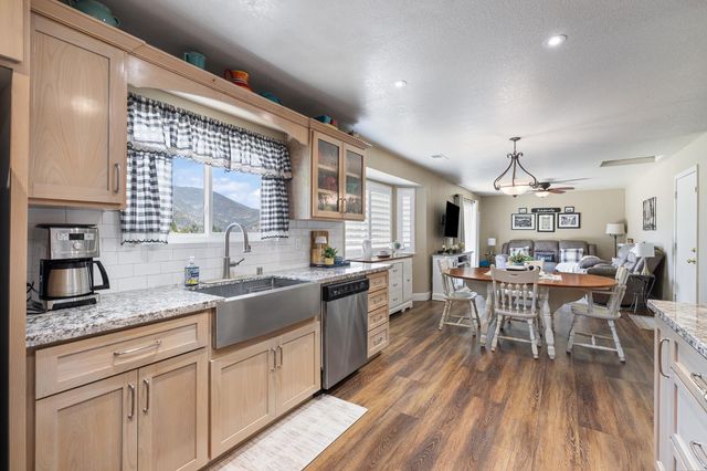6873 Rodeo Drive, Sanger, CA 93657