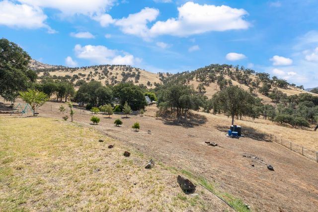 6873 Rodeo Drive, Sanger, CA 93657