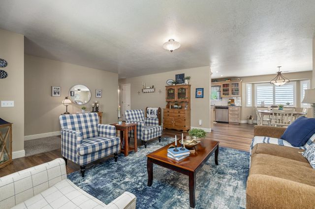6873 Rodeo Drive, Sanger, CA 93657