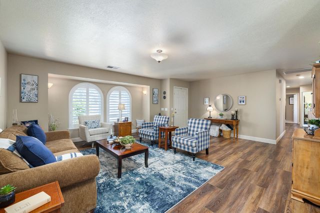 6873 Rodeo Drive, Sanger, CA 93657