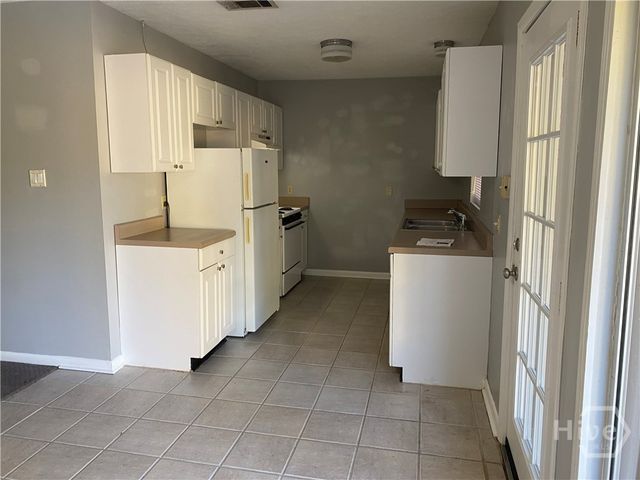 16 S Stillwood Court, Savannah, GA 31419