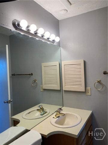 16 S Stillwood Court, Savannah, GA 31419