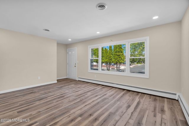50 Oakfield Road, Toms River, NJ 08757