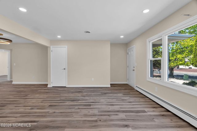 50 Oakfield Road, Toms River, NJ 08757