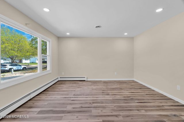 50 Oakfield Road, Toms River, NJ 08757