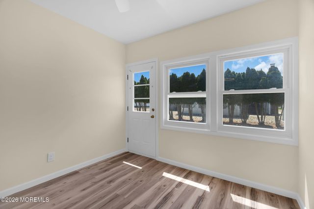 50 Oakfield Road, Toms River, NJ 08757
