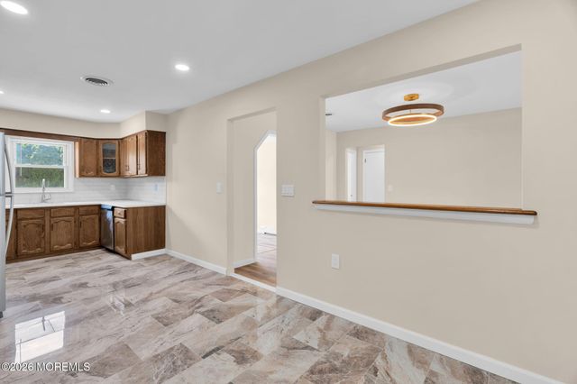 50 Oakfield Road, Toms River, NJ 08757