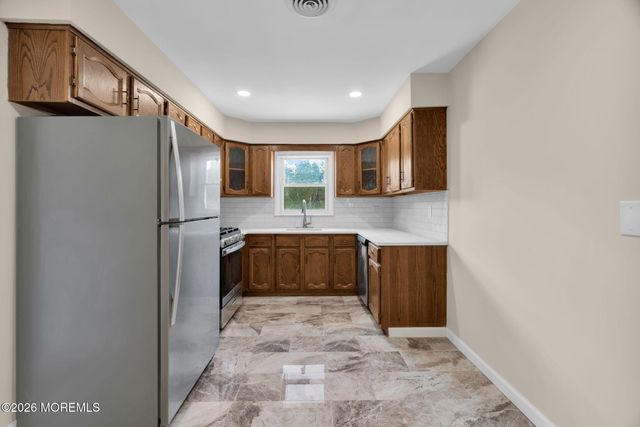 50 Oakfield Road, Toms River, NJ 08757