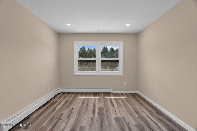 50 Oakfield Road, Toms River, NJ 08757