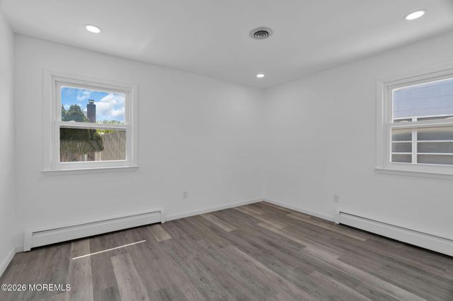 50 Oakfield Road, Toms River, NJ 08757