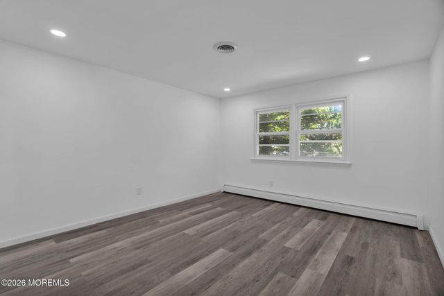 50 Oakfield Road, Toms River, NJ 08757