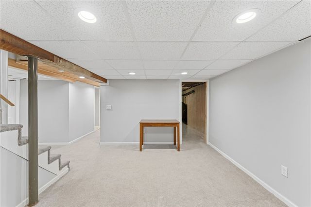 9 Tophill Circle, Cranston, RI 02920