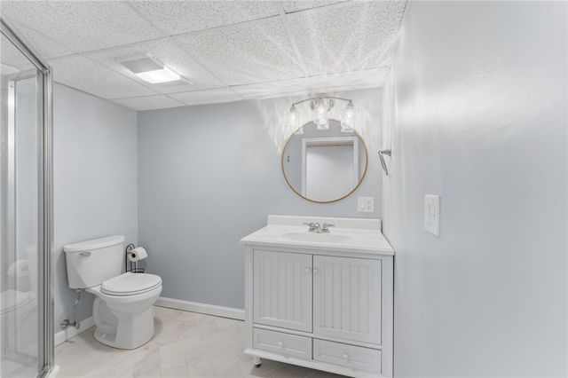 9 Tophill Circle, Cranston, RI 02920