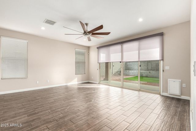 10773 W Swayback Pass Pass, Peoria, AZ 85383