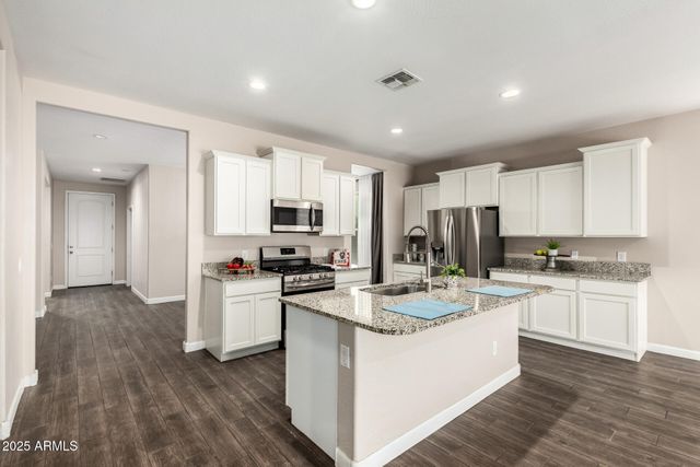 10773 W Swayback Pass Pass, Peoria, AZ 85383