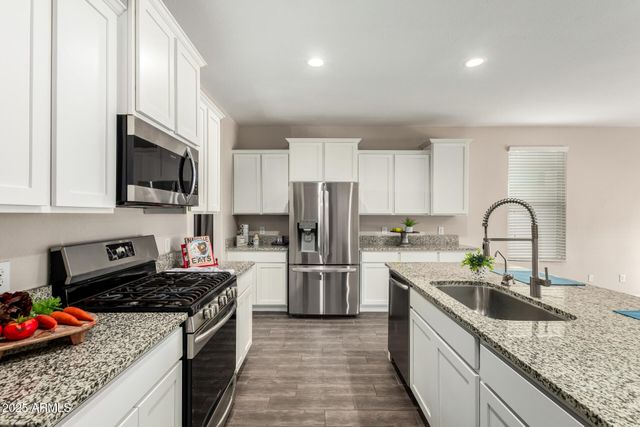 10773 W Swayback Pass Pass, Peoria, AZ 85383