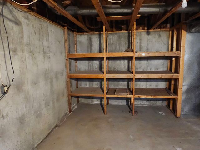 9039 E Skinner St, Wichita, KS 67207