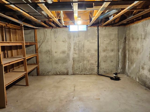 9039 E Skinner St, Wichita, KS 67207