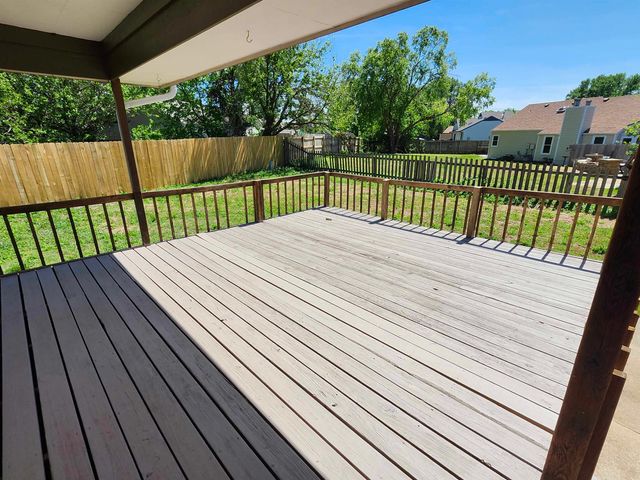 9039 E Skinner St, Wichita, KS 67207