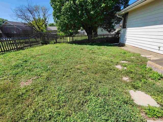 9039 E Skinner St, Wichita, KS 67207