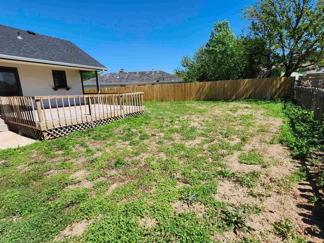 9039 E Skinner St, Wichita, KS 67207