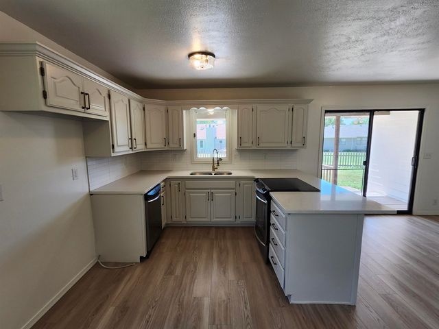 9039 E Skinner St, Wichita, KS 67207