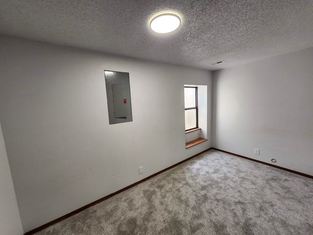 9039 E Skinner St, Wichita, KS 67207