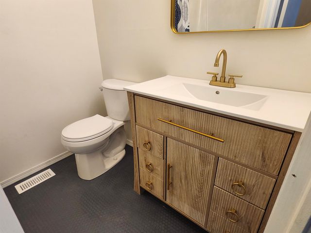 9039 E Skinner St, Wichita, KS 67207