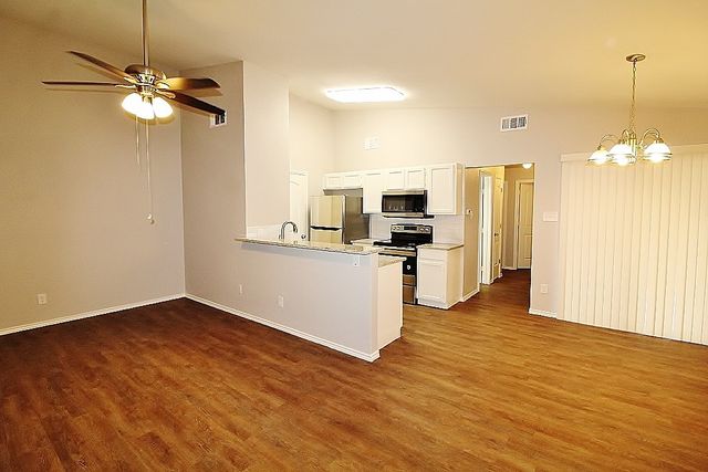 6620 S Creek Drive, Fort Worth, TX 76133