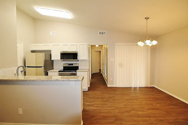 6620 S Creek Drive, Fort Worth, TX 76133