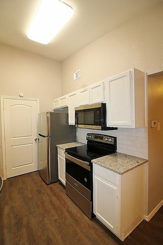 6620 S Creek Drive, Fort Worth, TX 76133