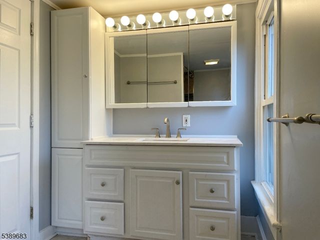 230 Main St, Andover Boro, NJ 07821