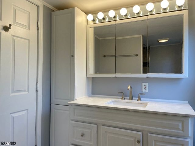 230 Main St, Andover Boro, NJ 07821