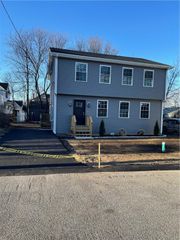 87 Dunedin Street, Cranston, RI 02920