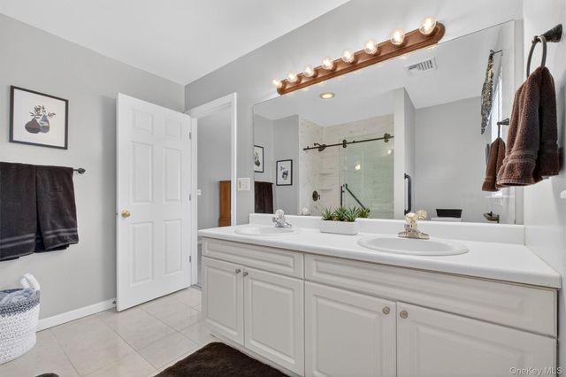 5 Sheldon Glen, Poughquag, NY 12570
