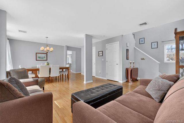 5 Sheldon Glen, Poughquag, NY 12570