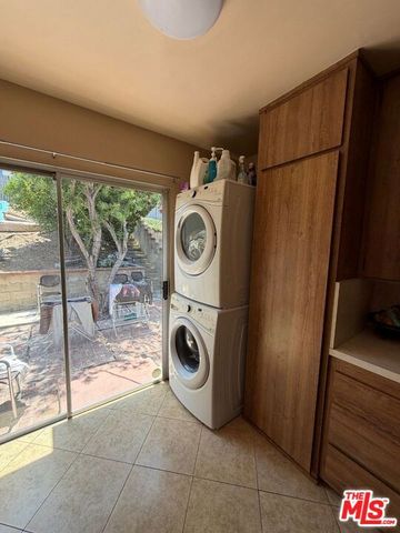 3283 Kelton Avenue, Los Angeles, CA 90034