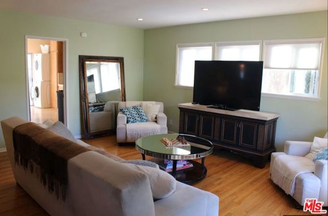 3283 Kelton Avenue, Los Angeles, CA 90034