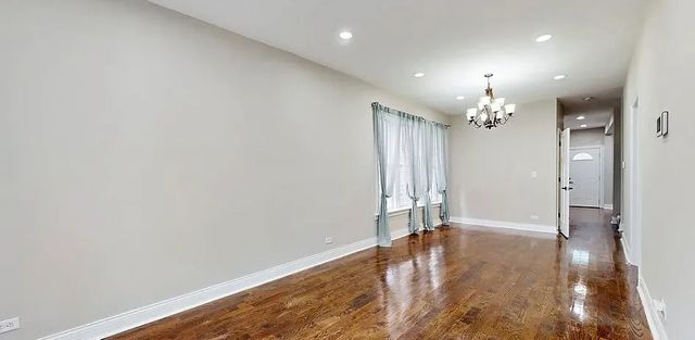 6640 S CHAMPLAIN Avenue, Chicago, IL 60637
