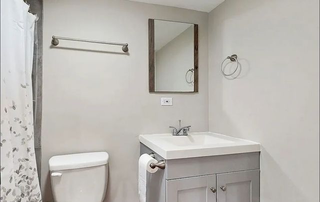 6640 S CHAMPLAIN Avenue, Chicago, IL 60637