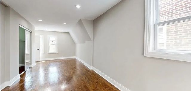 6640 S CHAMPLAIN Avenue, Chicago, IL 60637