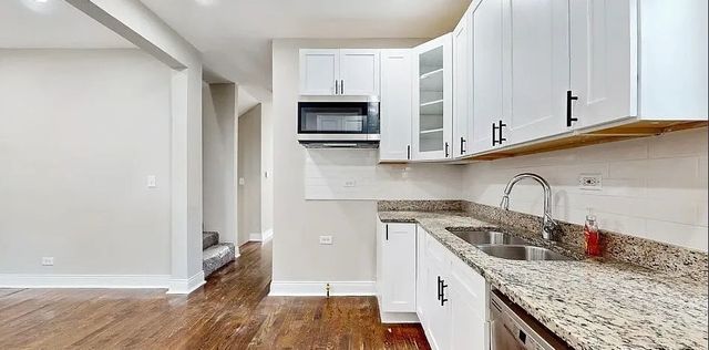 6640 S CHAMPLAIN Avenue, Chicago, IL 60637