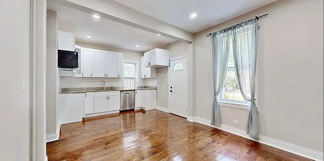 6640 S CHAMPLAIN Avenue, Chicago, IL 60637