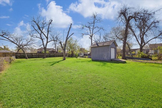 620 Apache Street, Houston, TX 77022