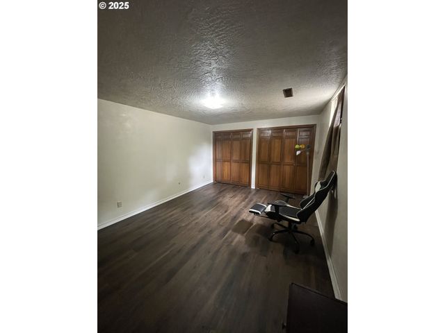 735 Sw MILL St, Sheridan, OR 97378